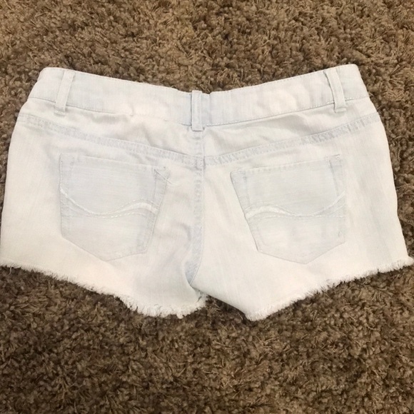 Shorts - Picture 2 of 3